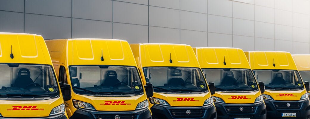 DHL Express Latvia elektrificē savu autoparku