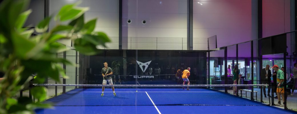 В новом современном падел клубе MH Padel открылся корт, названный «CUPRA panoramic»